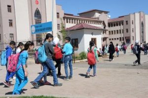 3 bin 959 Suriyeli &ouml;ğrenciye eğitim desteği