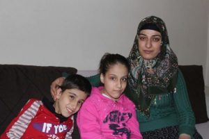 Engelli &ccedil;ocukları i&ccedil;in yardım bekliyor