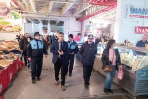 Bursa'da zabıtadan yaka kameralı şeffaf denetim