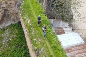 Bursa İznik surlarında tehlikeli gezi