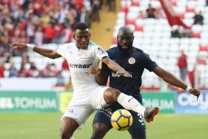 Bursaspor, 'saha olayları' nedeniyle PFDK'ya sevk edildi