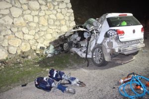 Tırla kafa kafaya &ccedil;arpıştı: 1 &ouml;l&uuml;, 2 yaralı