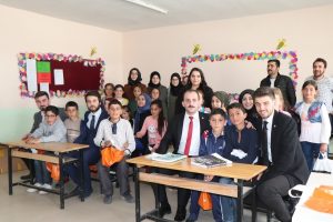 KT&Uuml; &Ouml;ğrenci Konseyi'nden kırtasiye yardımı