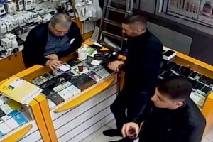 O kentte şok! Askeri kimlikle dolandırdılar
