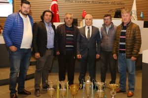 Bursa Nil&uuml;fer Belediye Başkanı Bozbey Halk G&uuml;n&uuml;'nde vatandaşlarla buluştu