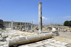 'Perge'de dikili bir s&uuml;tunun olsun' kampanyası başlatıldı