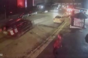 Gece kul&uuml;b&uuml;ne silahlı saldırı kamerada!