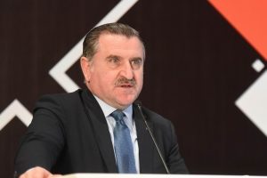 Bakan Bak: Okul sporuna 100 milyon TL b&uuml;t&ccedil;e