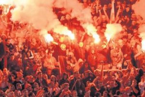 Başkan 5 taraftarı mahkemeye verdi!