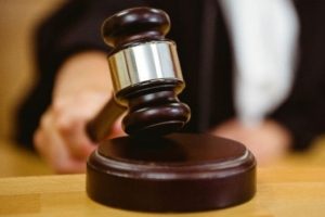 Eşini ve &ccedil;ocuğunu &ouml;ld&uuml;ren sanığa 24 yıl ile m&uuml;ebbet hapis cezası