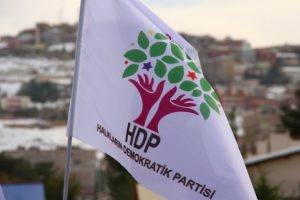 HDP binasına getirilen pastaya el konuldu