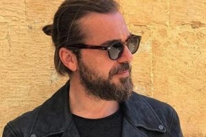 Engin Altan D&uuml;zyatan, 2 yaşındaki oğluyla tekne s&uuml;rd&uuml;