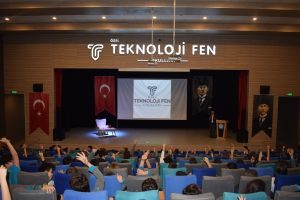 Bursa'da &ouml;ğrenciler gelecek ve teknolojiyi tartıştı