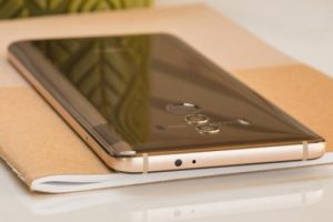Huawei Mate 10 fiyatına indirim geldi