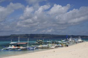 Filipinler 1 milyar dolar gelir getiren turistik adayı kapattı!