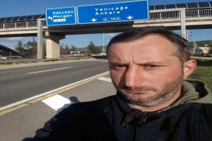 Erdoğan ile g&ouml;r&uuml;şebilmek i&ccedil;in 450 kilometre y&uuml;r&uuml;d&uuml;