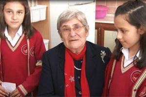 Karatay g&ouml;zyaşlarına hakim olamadı
