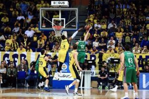 Fenerbah&ccedil;e Doğuş mağlubiyetle kapattı