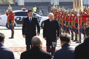 Başbakan Yıldırım Moğolistan'da resmi t&ouml;renle karşılandı