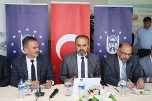 Bursa B&uuml;y&uuml;kşehir Belediye Başkanı Aktaş Gemlik'te muhtarlarla buluştu