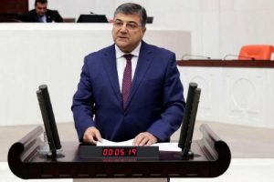 CHP'li Sındır: Suyu siyasete ve ticarete alet edecekler