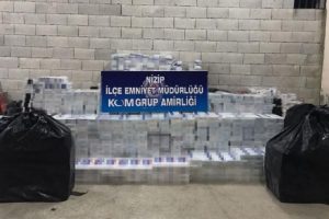 G&uuml;mr&uuml;k ka&ccedil;ağı 4 bin paket sigara ele ge&ccedil;irildi!