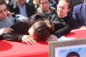 Akademisyenler son yolcukluklarına uğurlandı