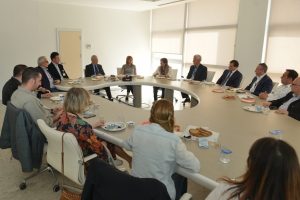 Bursa Nil&uuml;fer Belediye Başkanı Bozbey kahvaltıyı personeliyle yaptı