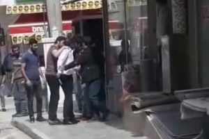 Bursa'da &Ouml;zel Halk Otob&uuml;s&uuml; şof&ouml;r&uuml;nden bı&ccedil;aklı kavga!