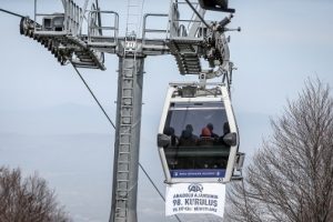 Bursa&nbsp;Teleferik AŞ'den pankartlı kutlama