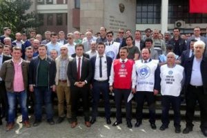Bursa'da Kamu-Sen &uuml;yelerinden kadro tepkisi