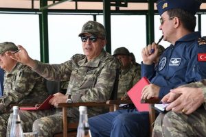 Orgeneral Akar, İzmir'de inceleme ve denetlemelerde bulundu
