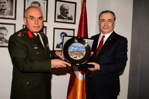 Orgeneral Musa Avsever'den Galatasaray'a ziyaret