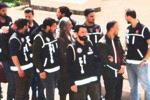 Kocaeli'de gaybubet evlerine operasyon: 11 g&ouml;zaltı