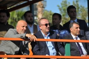 Bakan &Ccedil;avuşoğlu'ndan Alanyaspor'a ziyaret
