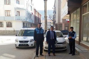 Bursa'da zabıta engelli bireyler i&ccedil;in broş&uuml;r dağıttı