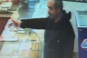 Sadaka kutusu hırsızı kamerada