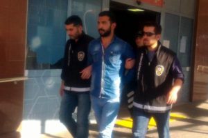 1 kişi &ouml;ld&uuml;r&uuml;p, 1 kişiyi yaralayan zanlı yakalandı!
