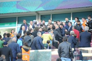 Trabzonspor trib&uuml;n&uuml;nde kavga