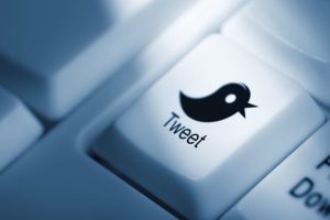Twitter, tepki &ccedil;eken kararını erteledi