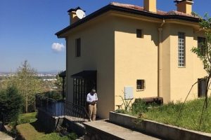 MHP Genel Sekreteri B&uuml;y&uuml;kataman'ın Bursa'daki evini soyan kişi g&ouml;zaltında