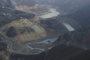 T&uuml;rkiye'de akan suyun yarısı depolanıyor