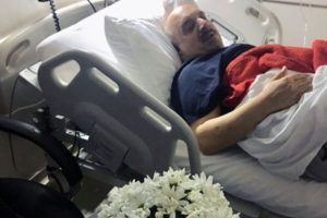 &Uuml;nl&uuml; şarkıcı Cengiz Tekin kalp krizi ge&ccedil;irdi!