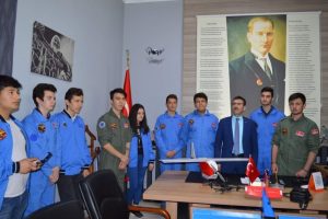 Bursa'da &ouml;ğrencilerin tasarladıkları model u&ccedil;aklarını tanıttı