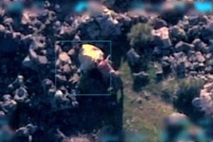 Ter&ouml;ristlerin silah ve patlayıcı y&uuml;kledikleri hayvanlara işkenceleri kamerada