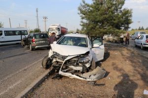 Diyarbakır'da zincirleme trafik kazası: 1'i ağır 7 yaralı
