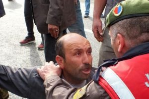 Hafriyat kamyonunun altında can verdi