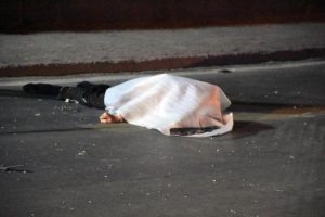 Otomobilin &ccedil;arptığı yaşlı adam hayatını kaybetti