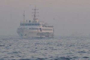 İstanbul Boğazında vapurlara sis engeli