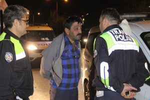 Polisten 20 kilometre ka&ccedil;tı, yakalanınca "G&ouml;rmedim" dedi